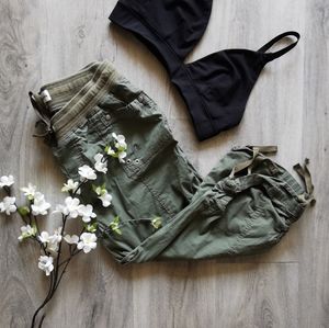 3/$30▪️George & Martha Capris